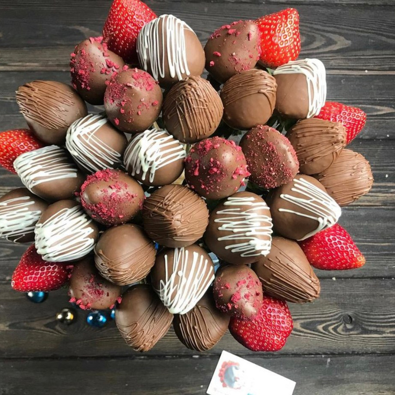 Букет из клубники в шоколаде "Страстный поцелуй". Клубника в шоколаде в Сургуте