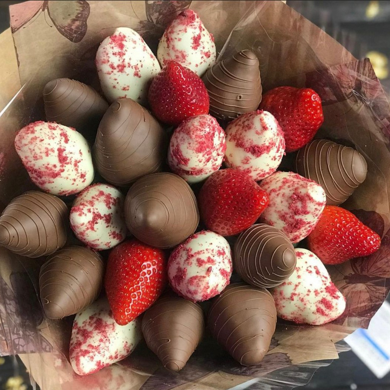 Букет из клубники в шоколаде "Страстное танго". Клубника в шоколаде в Сургуте