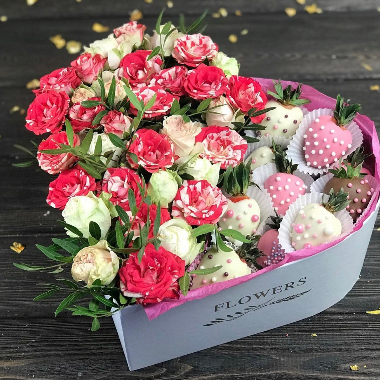 Сердце клубника в шоколаде «Поцелуй ангела». Клубника в шоколаде в Сургуте