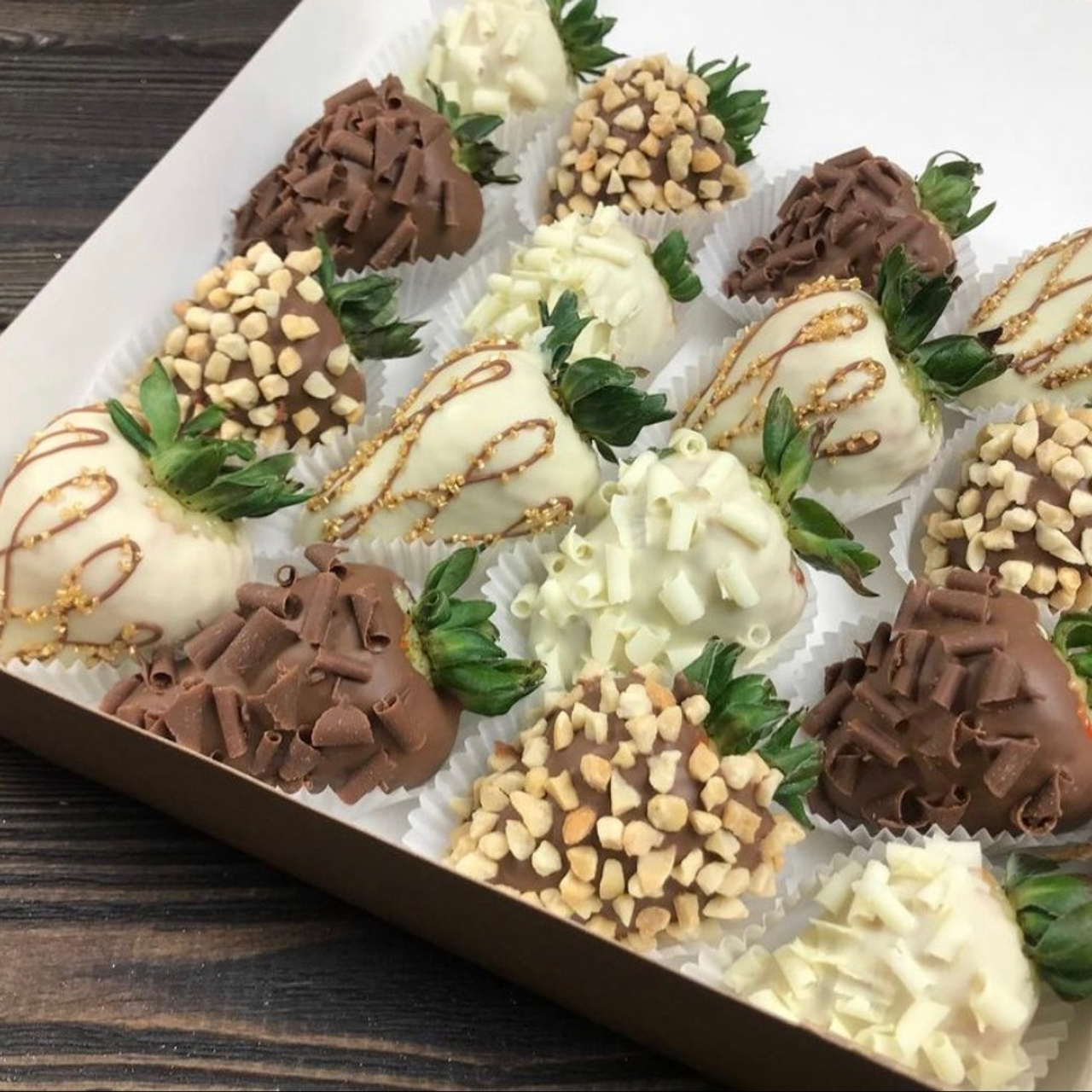 Набор Клубника в шоколаде "Вернисаж". Клубника в шоколаде в Сургуте