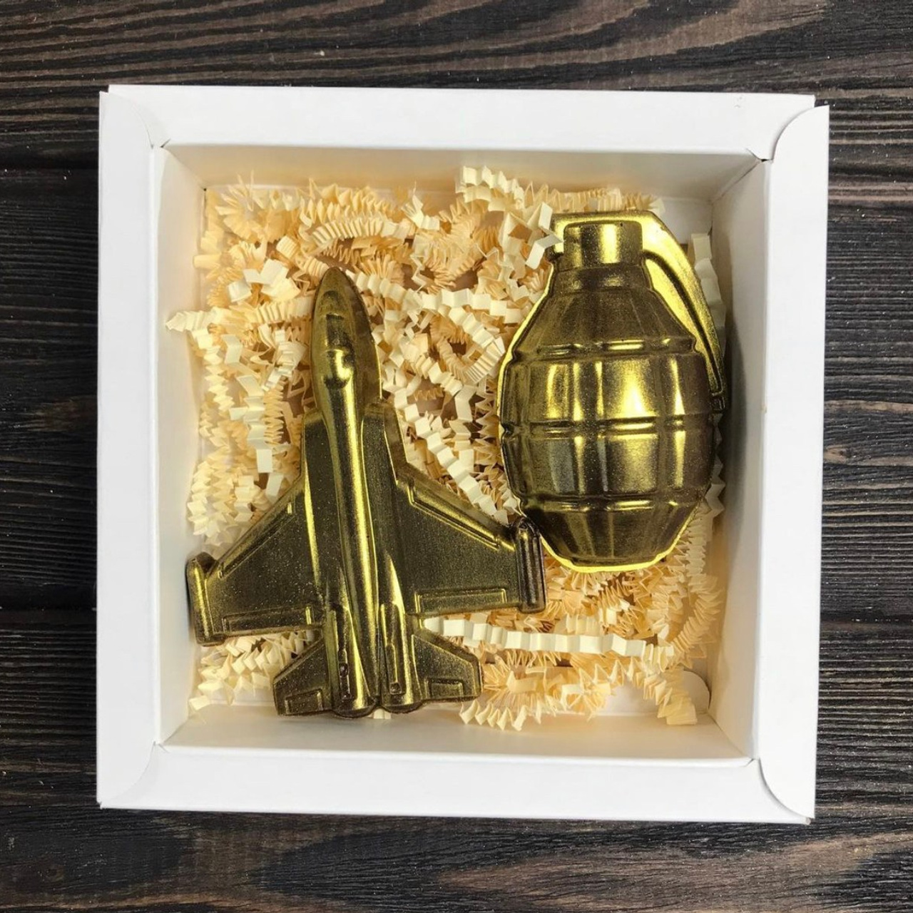 Шоколадный набор "Самолет+лимонка". Клубника в шоколаде в Сургуте