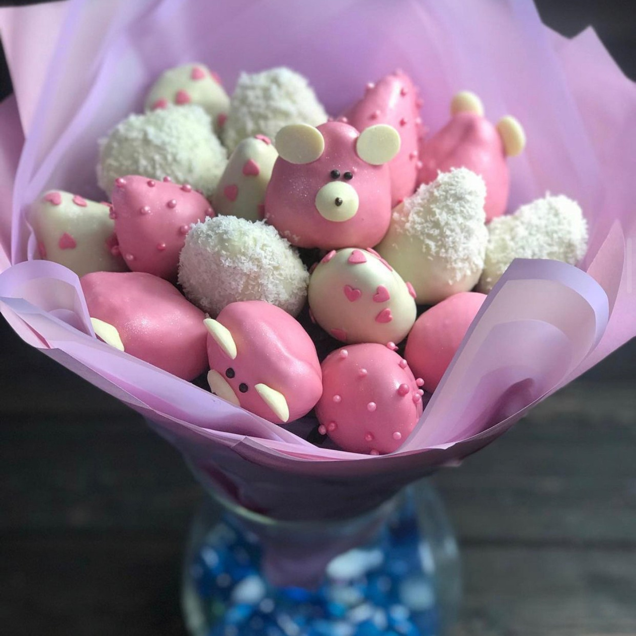 Букет из клубники в шоколаде "Мимимишки". Клубника в шоколаде в Сургуте