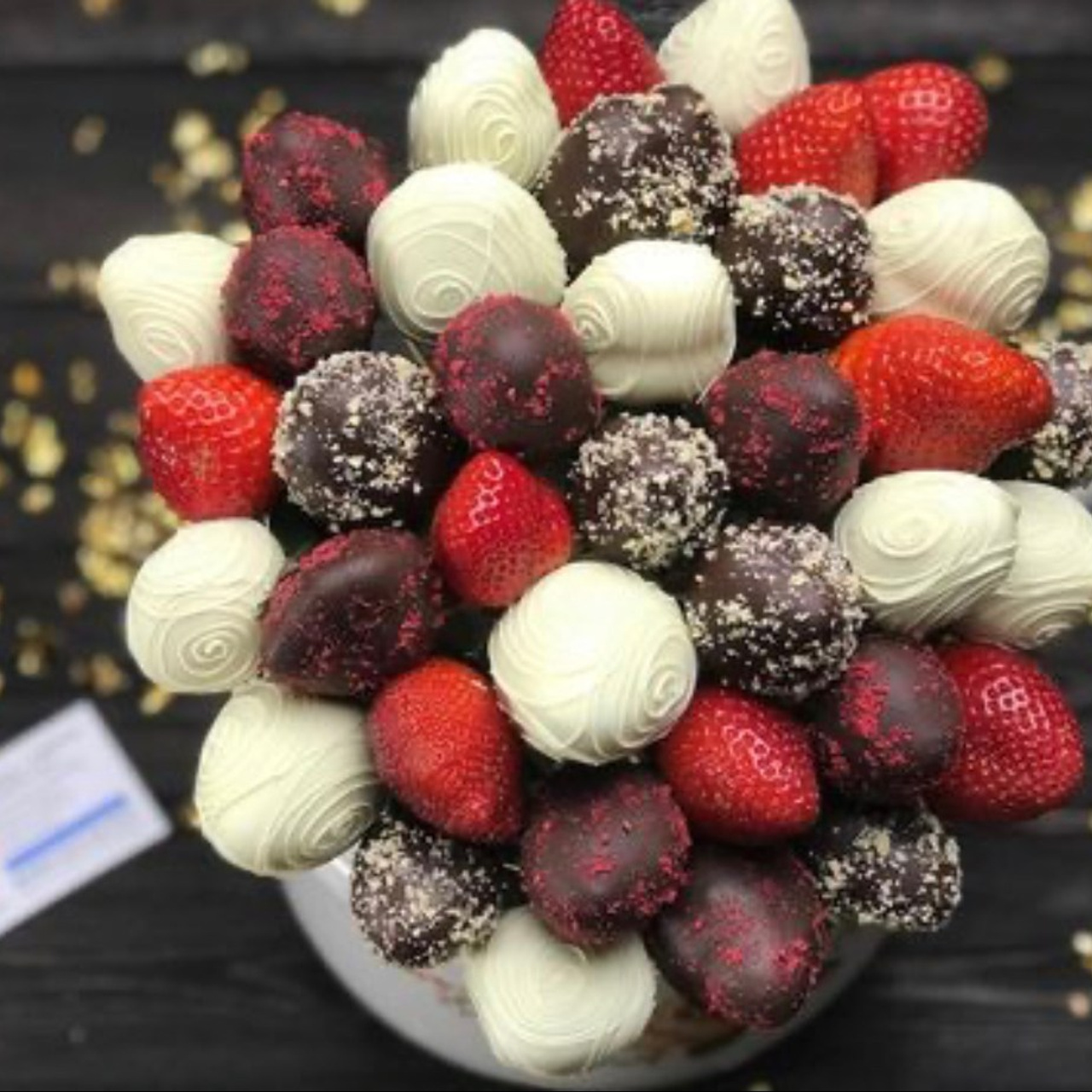 Букетик из клубники в шоколаде  "Симфония любви". Клубника в шоколаде в Сургуте