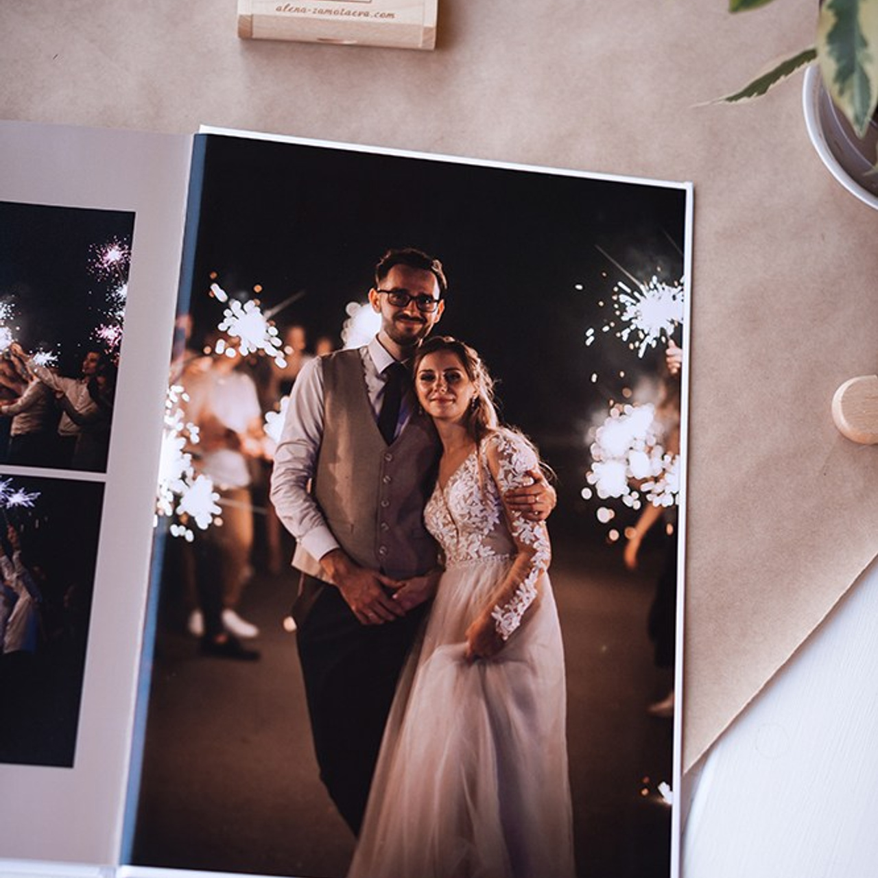 Страницы в ламинации. Свадебный фотограф Алёна Замотаева