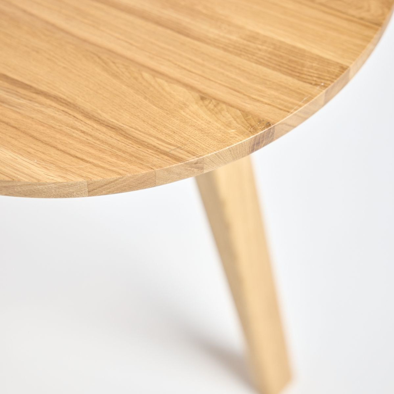 Тумбы и кофейные столики