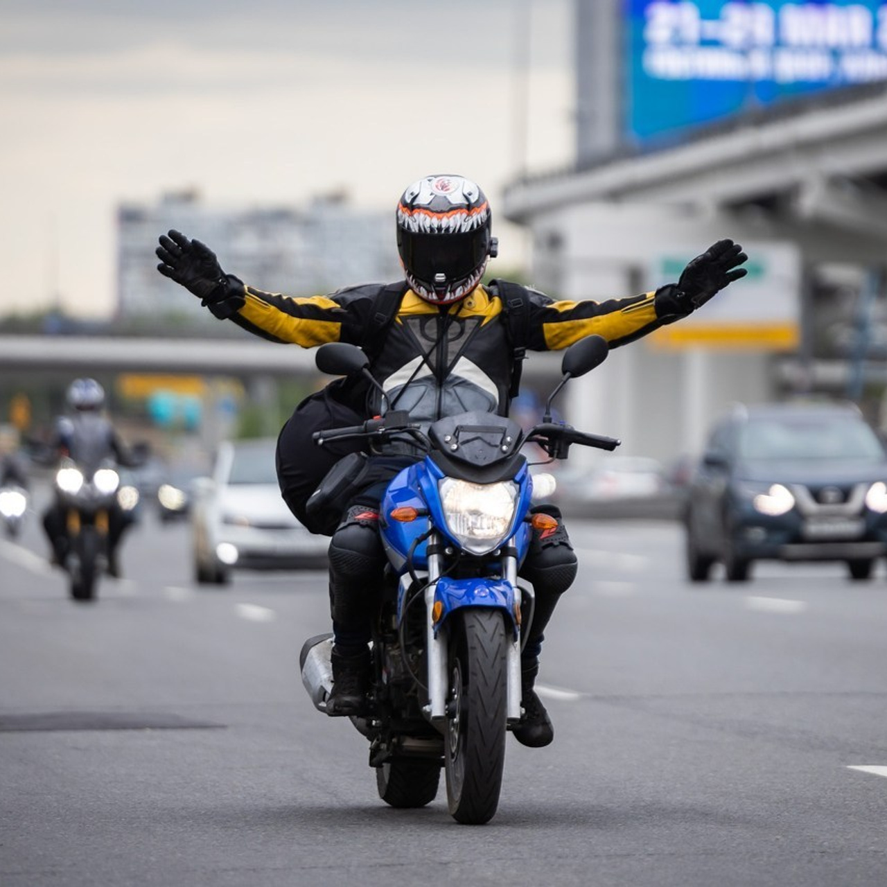 Отзывы. FotoMotoHunterZ — фотографии мотоциклистов на улицах города