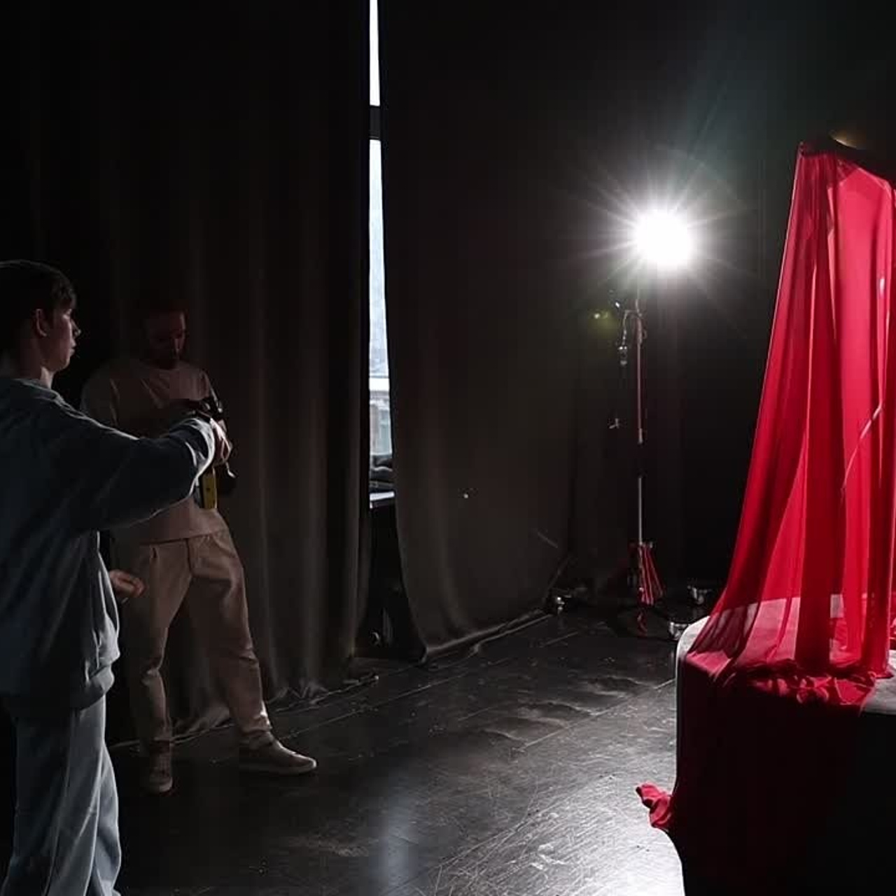 Красная Вуаль