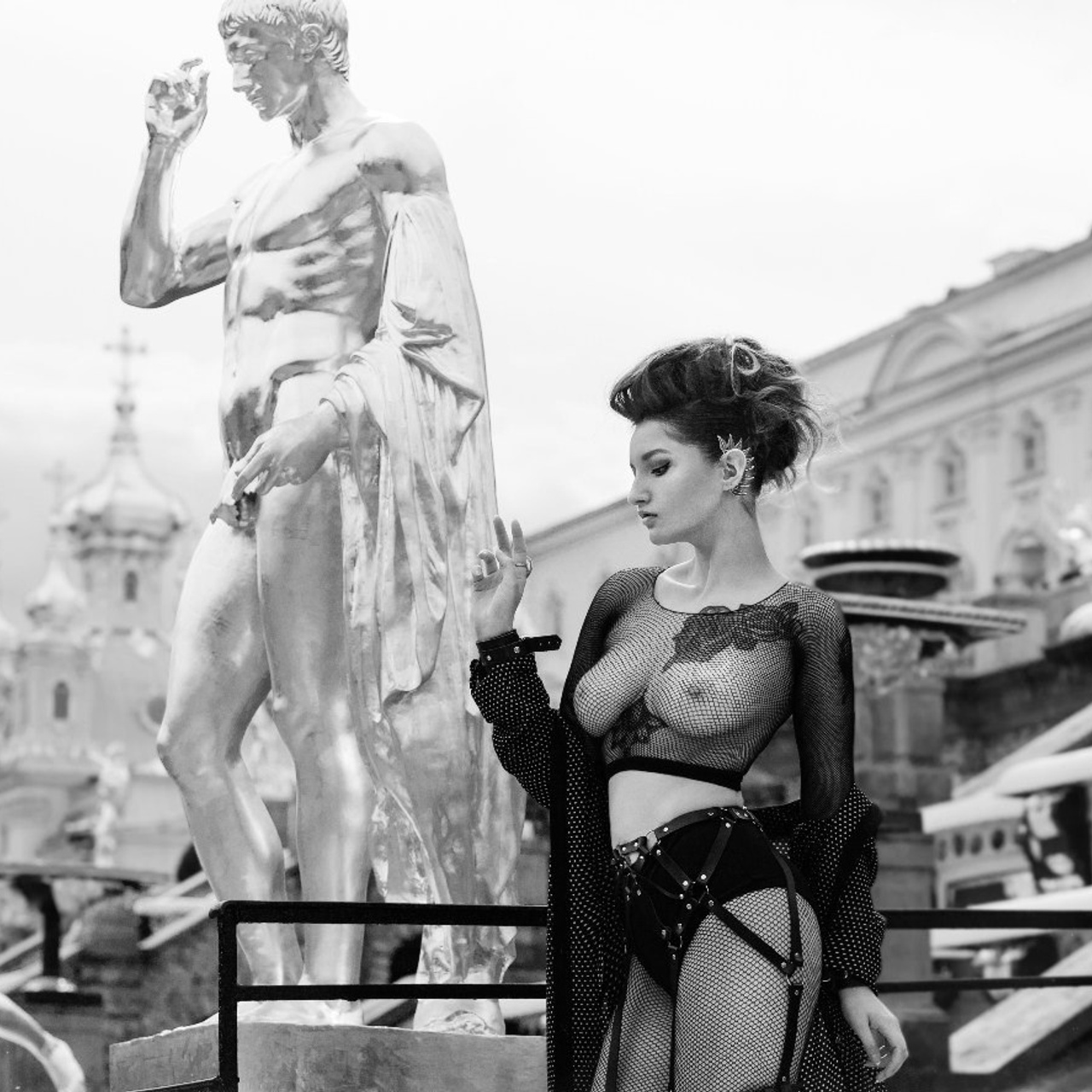 - фотосессии в эксклюзивных образах в  СПб и Москве. провожу регулярны. Фотограф Облако Александра