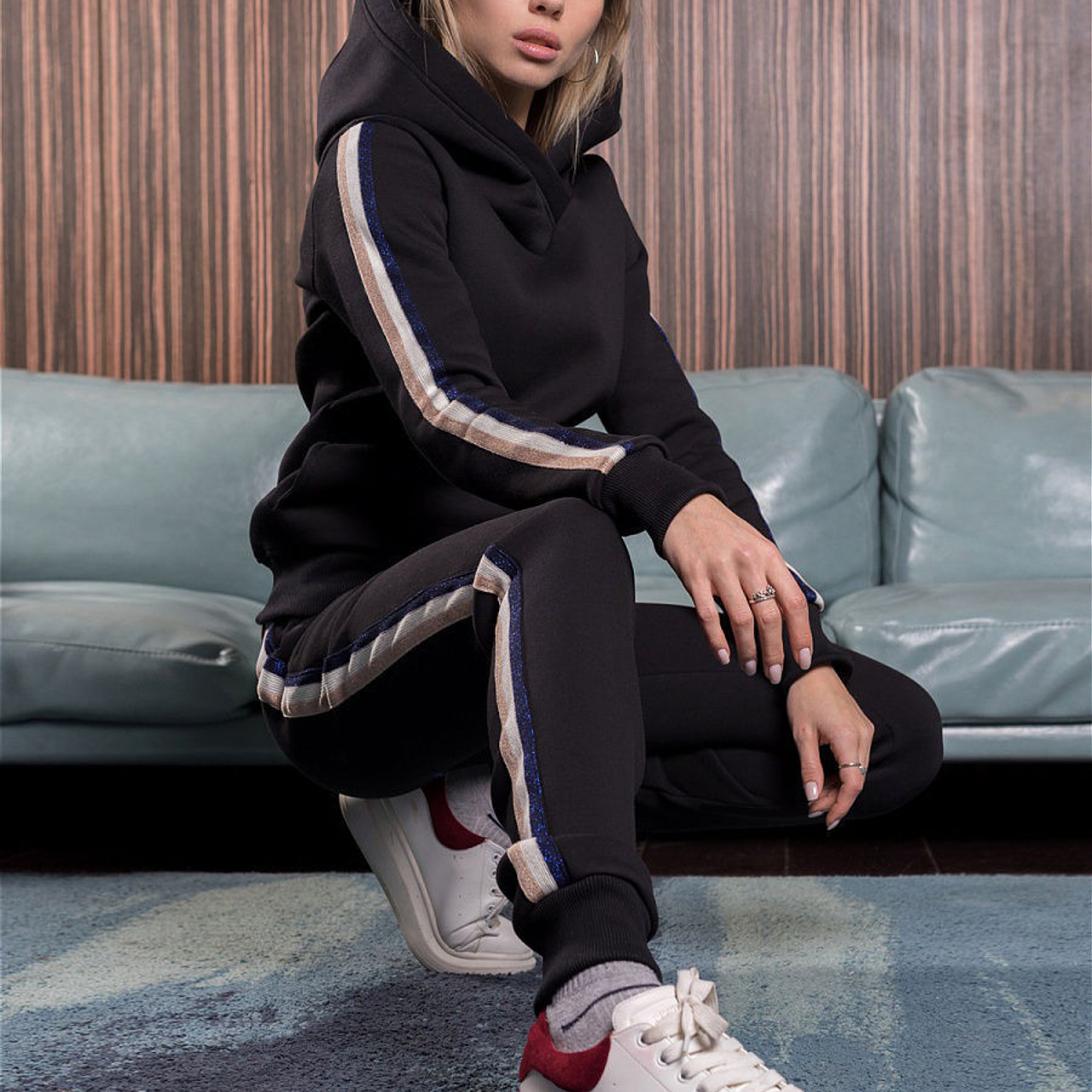 Одежда. Видеограф Добромыслов