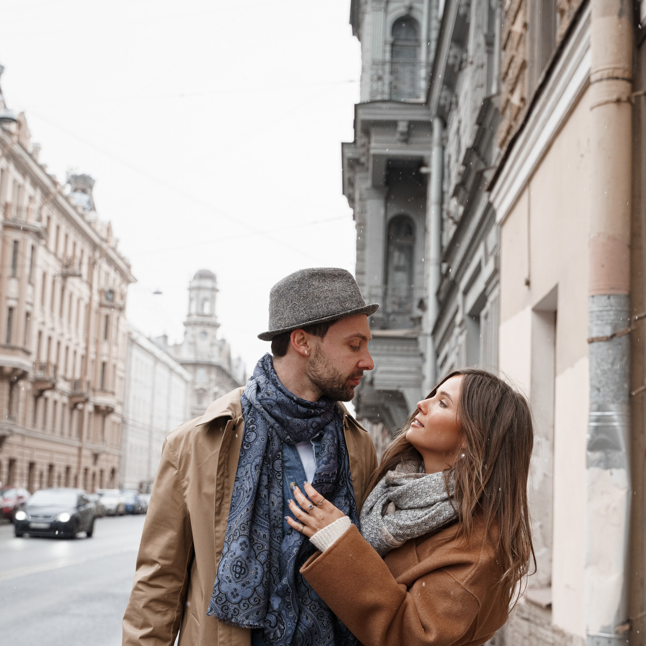 Филипп и Полина. Прогулка под Питерским дождем