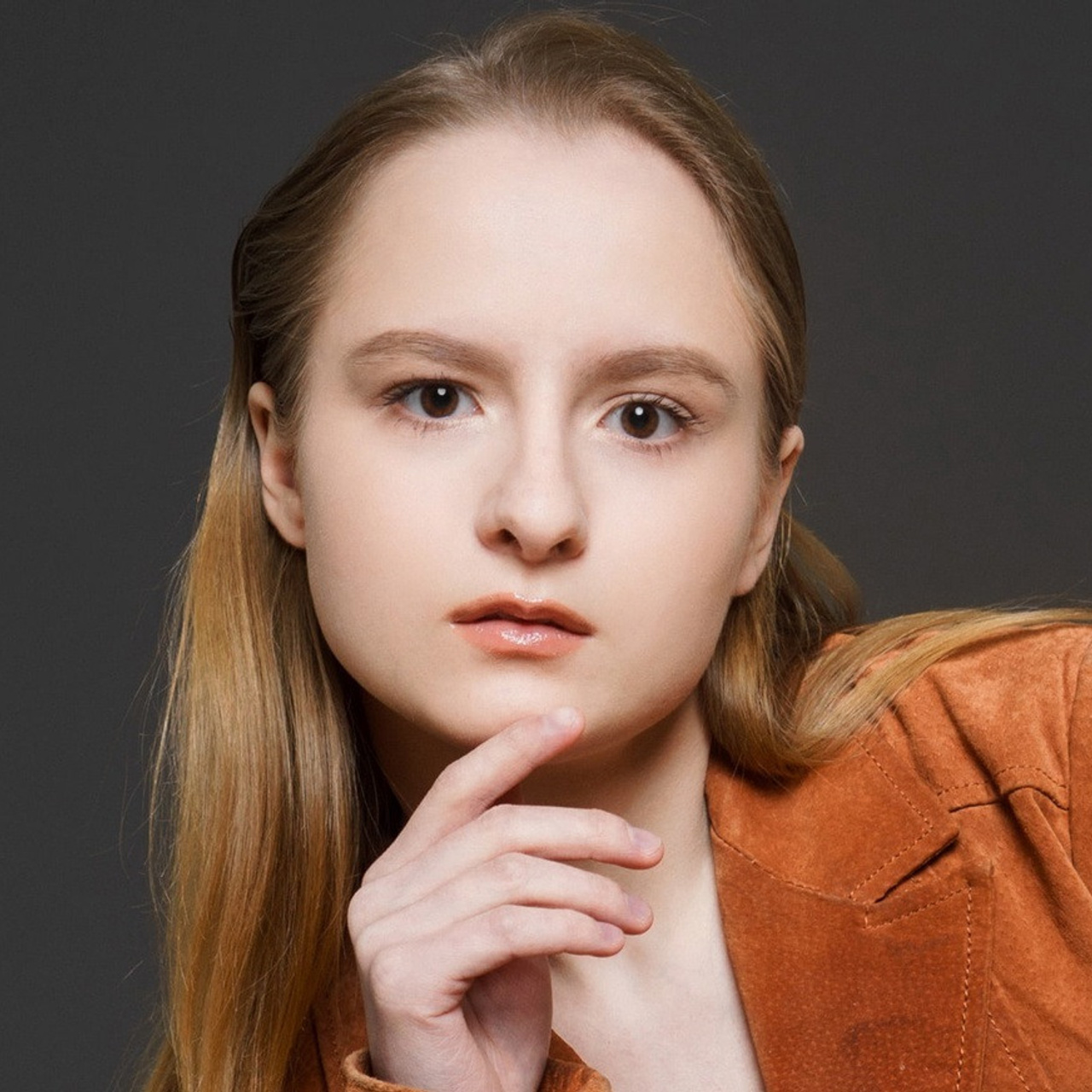 ОТЗЫВЫ. СВАДЕБНЫЙ ВИЗАЖИСТ-СТИЛИСТ В МОСКВЕ ПРИЧЕСКИ МАКИЯЖ БРОВИ ВЫЕЗД