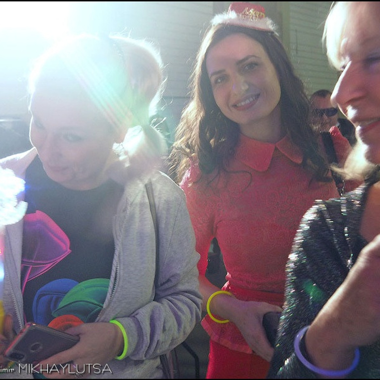 Люминографический карнавал новый год выставка маске-рад