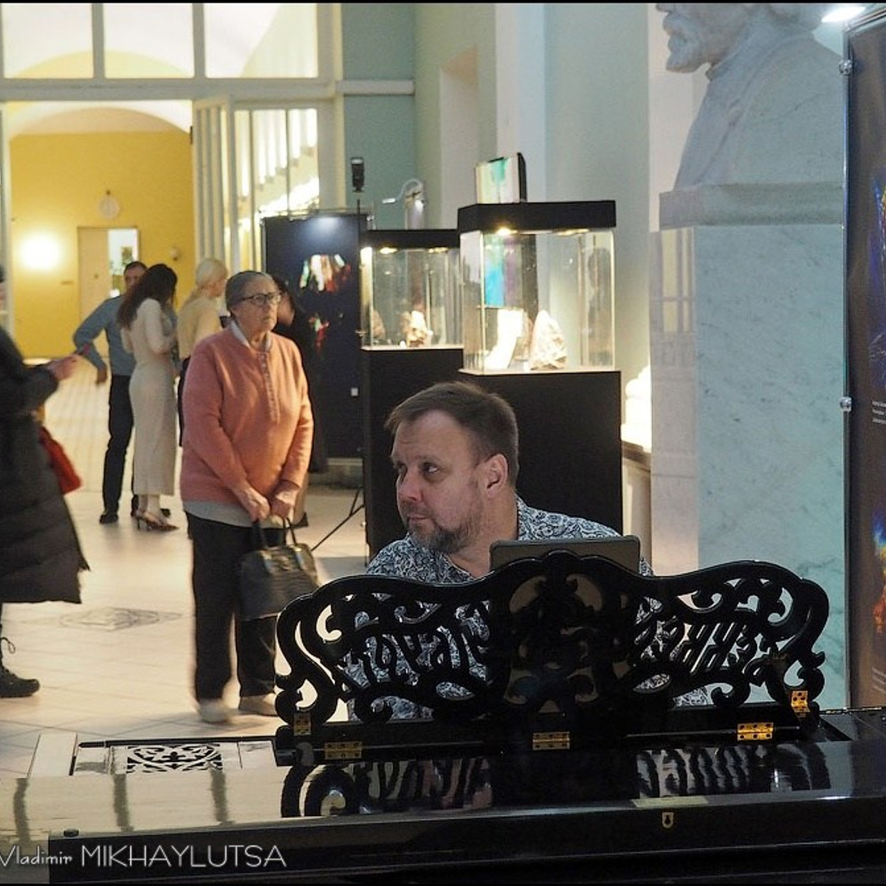 «ЛЮМИНОМИНЕРАЛОГИЯ. ЭНЕРГИЯ НЕДР»