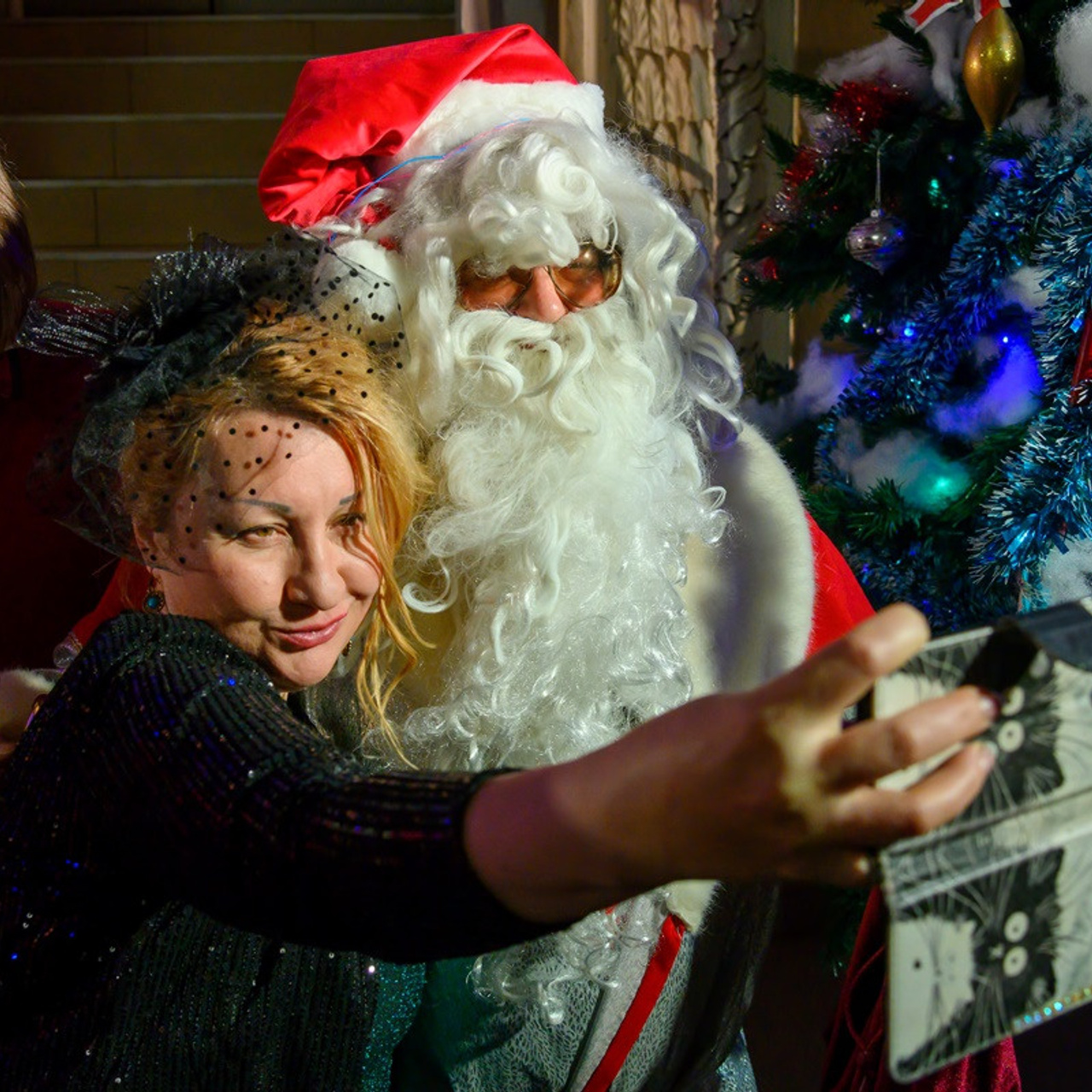 Люминографический карнавал новый год выставка маске-рад