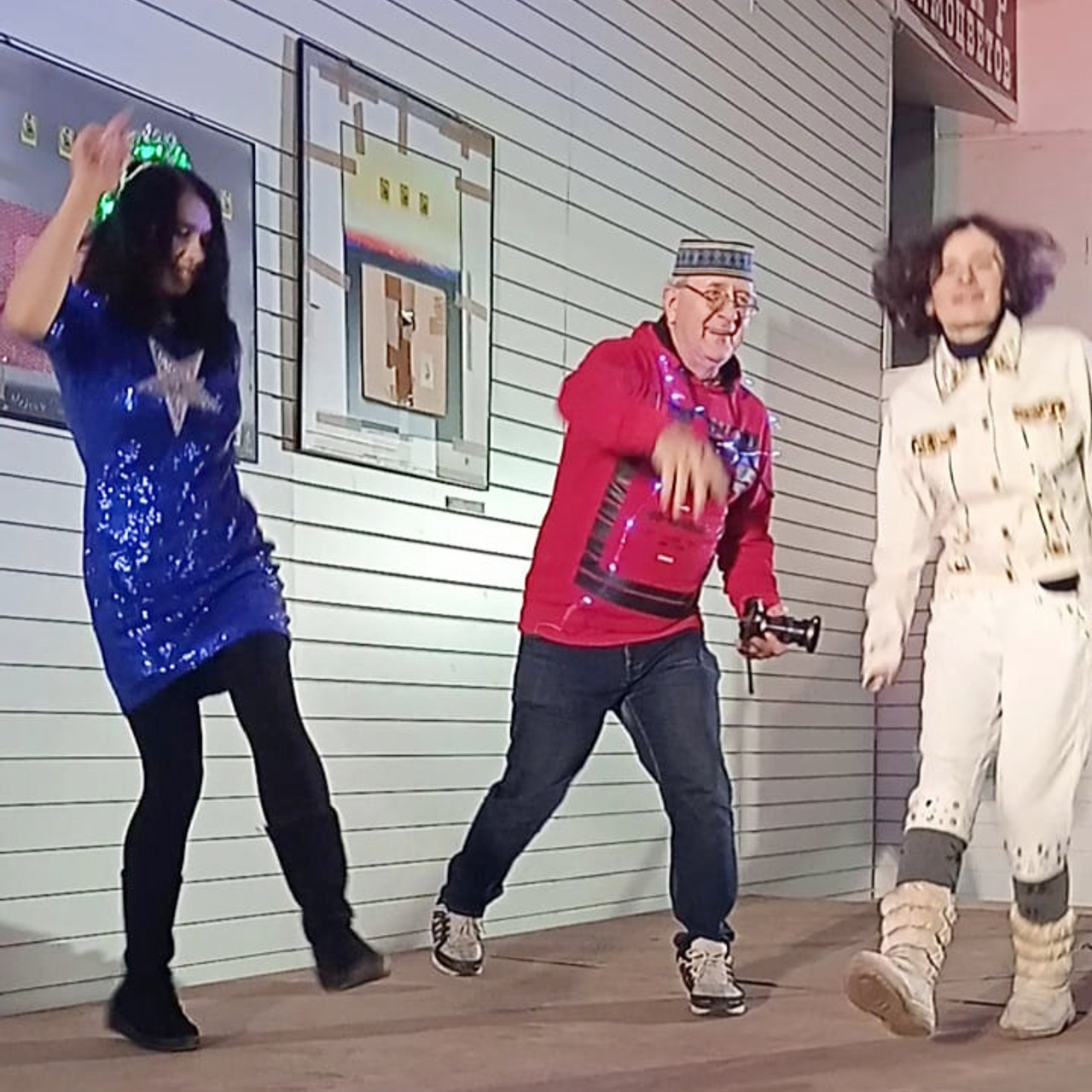 Люминографический карнавал новый год выставка маске-рад