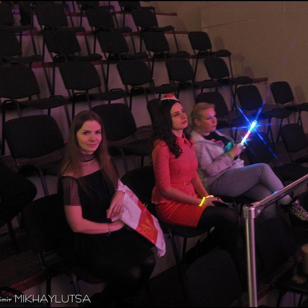 Люминографический карнавал новый год выставка маске-рад