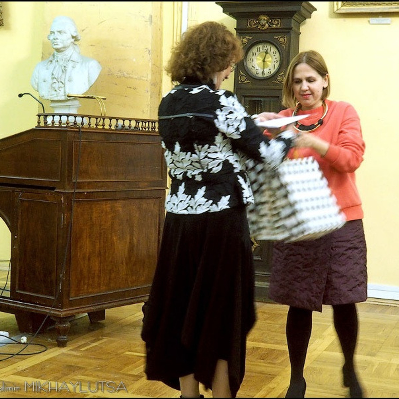 АНЯ В СТРАНЕ ЧУДЕС - Люминография - luminografia.ru