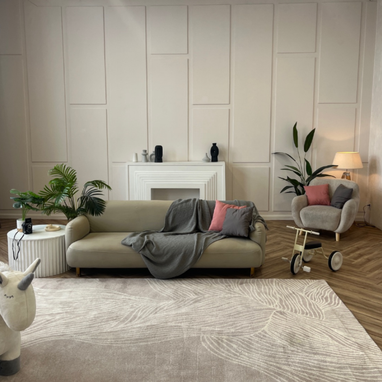 Белый (студия Ван Рум)