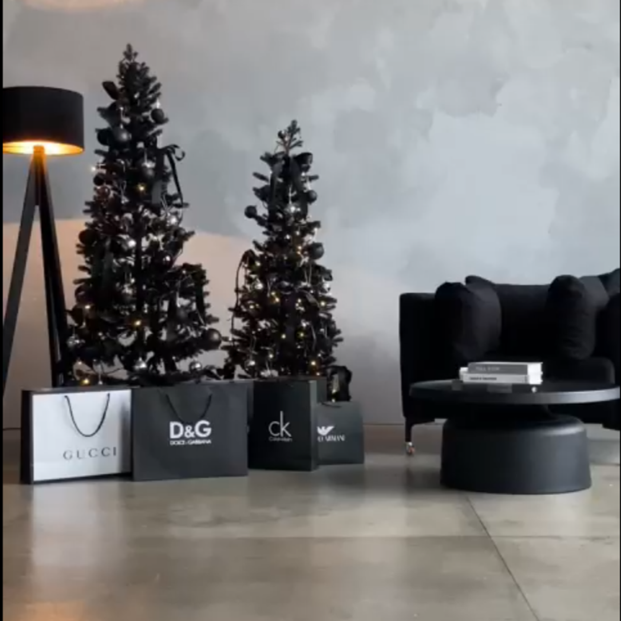 Фотостудии Красноярска. Актуальный декор в декабре 2024. Фотограф Регина Крикунова г. Красноярск