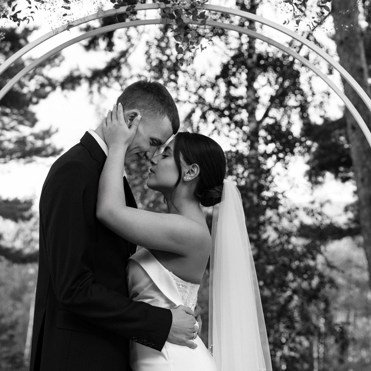 Отзывы. Свадебный, love-story и семейный фотограф в Томске Радий Ринатович