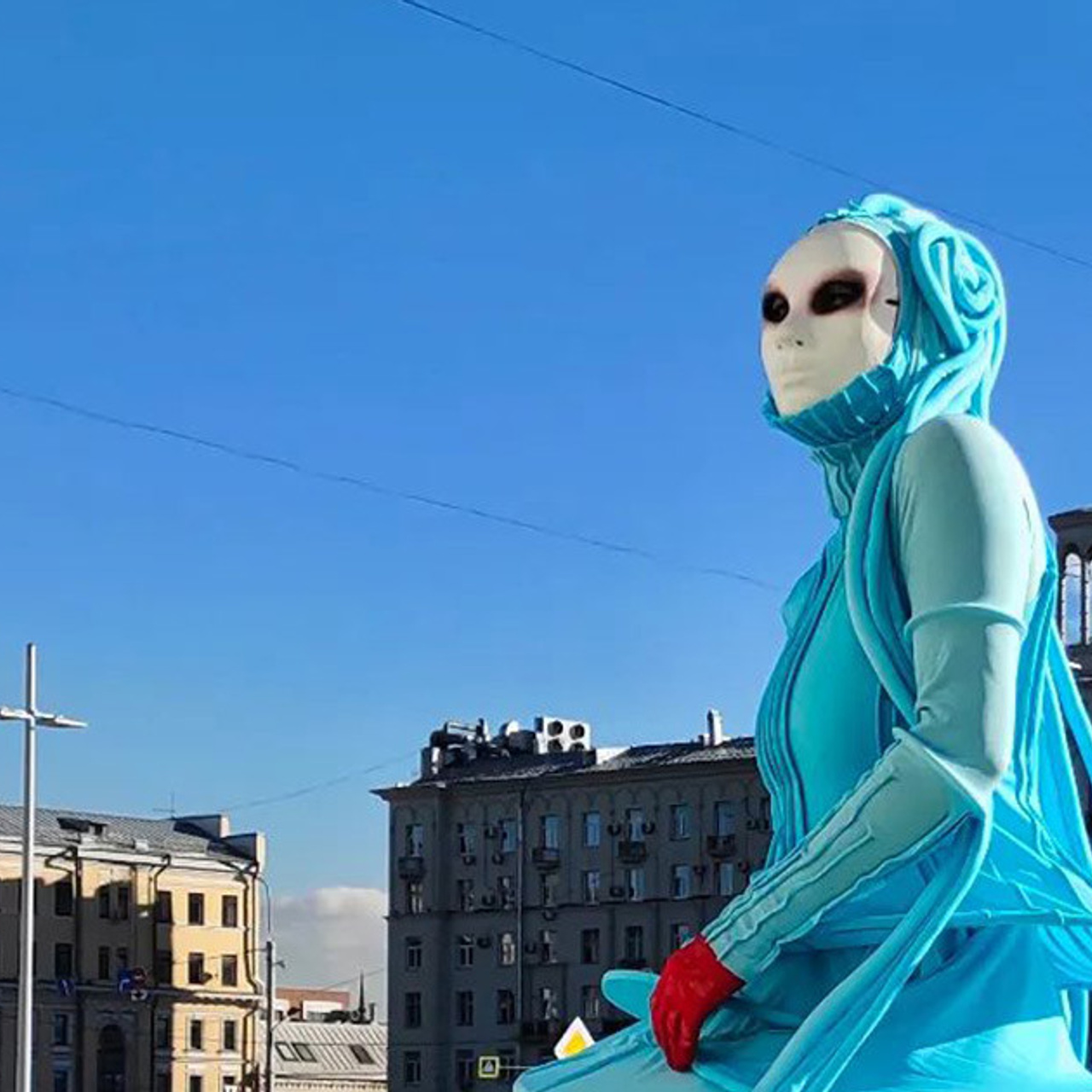 Персонаж белая Бабочка. Мимы и Ходулисты на встречу гостей. Москва