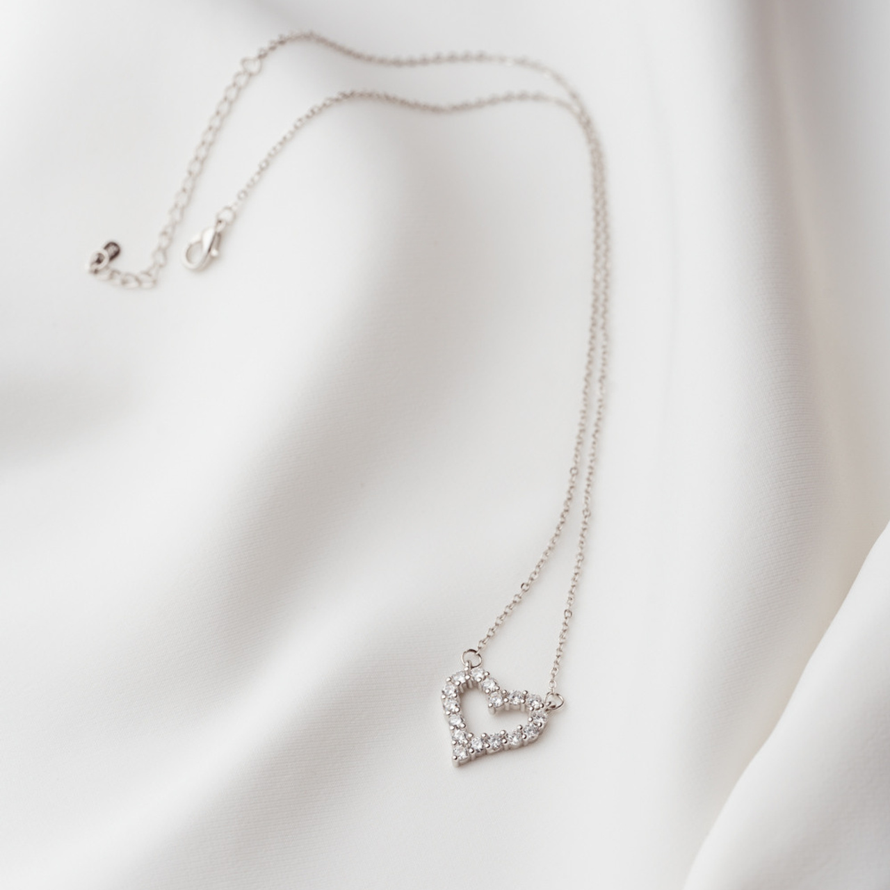 сюжетное фото ювелирных изделий в студии для сайта, маркетплейсов екатеринбург, березовский, арамиль, реж