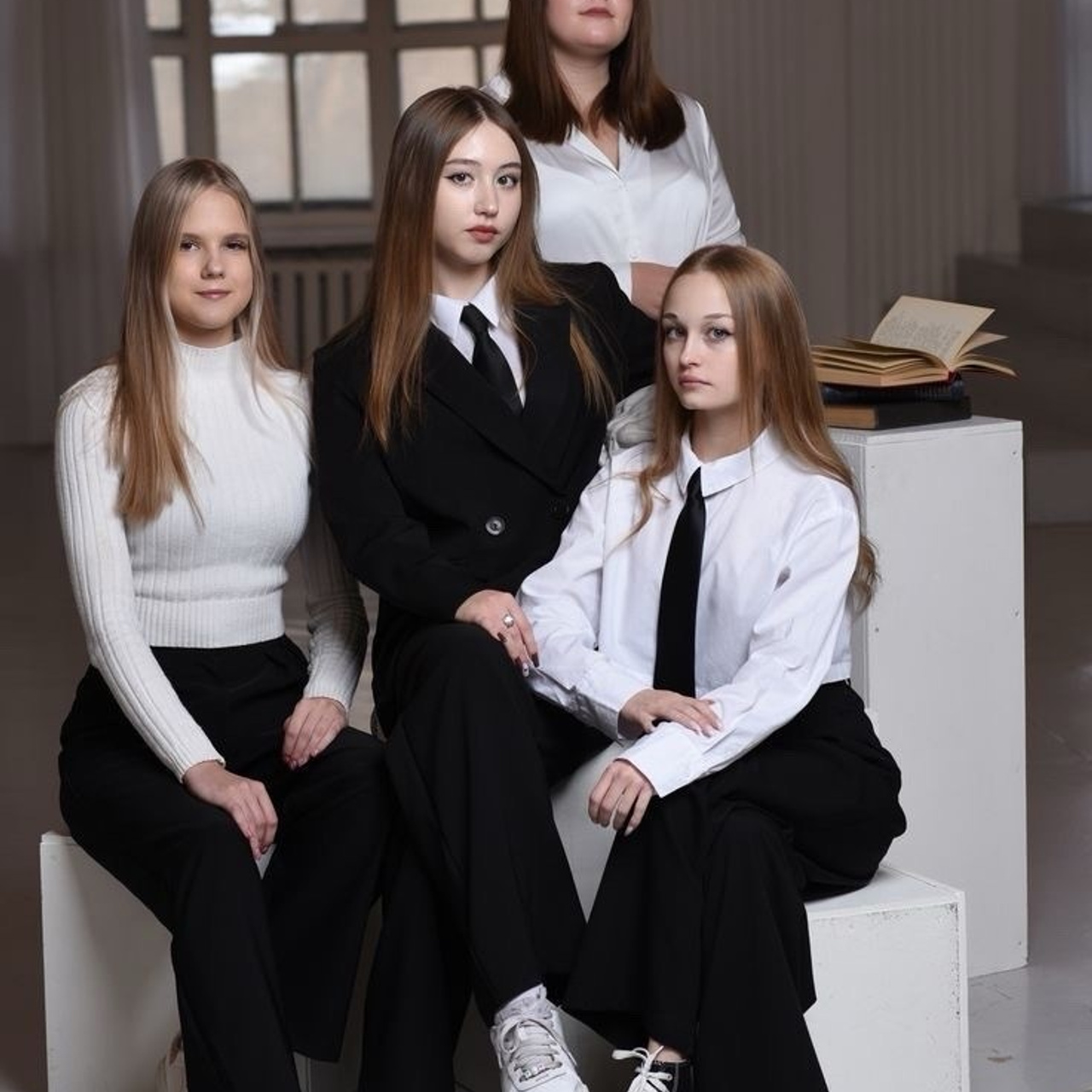 Идеи для групповых фото (с просторов интнрнета). АРТИКУЛ. Выпускные альбомы Нижний Тагил