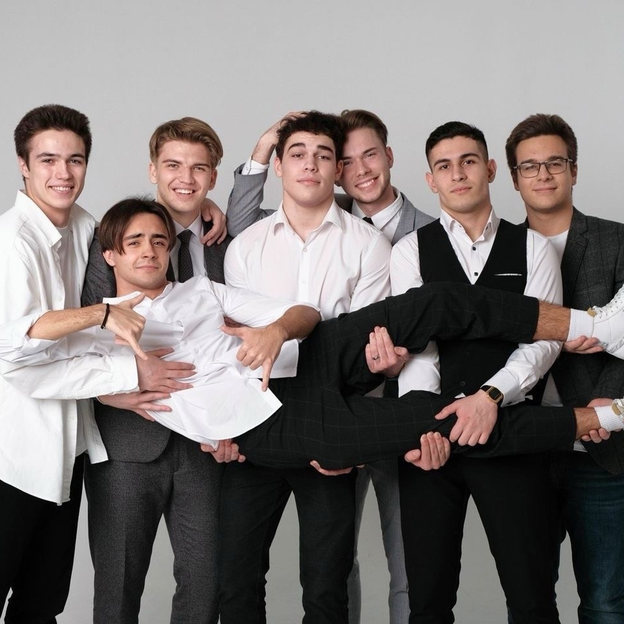 Идеи для групповых фото (с просторов интнрнета). АРТИКУЛ. Выпускные альбомы Нижний Тагил