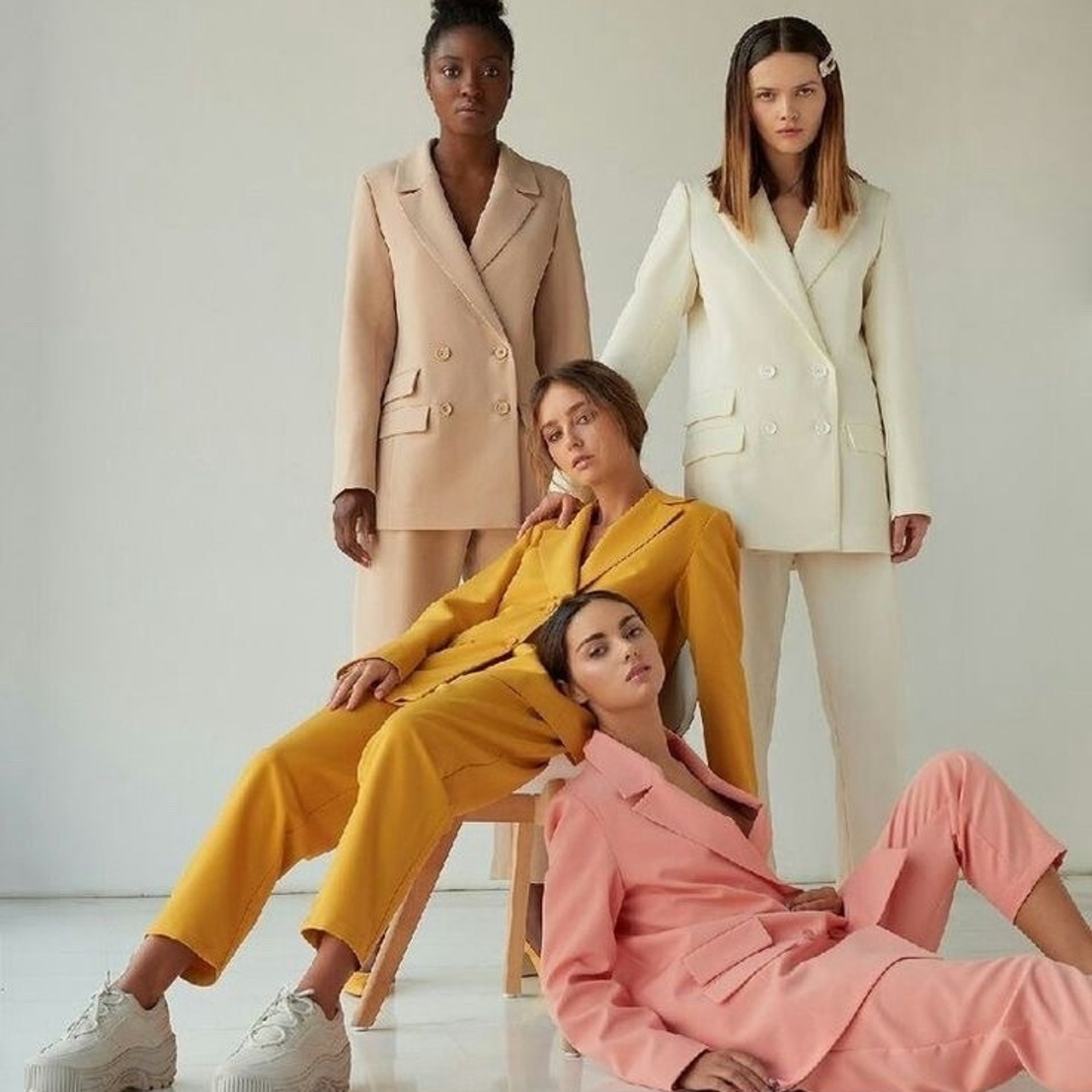 Идеи для групповых фото (с просторов интнрнета). АРТИКУЛ. Выпускные альбомы Нижний Тагил