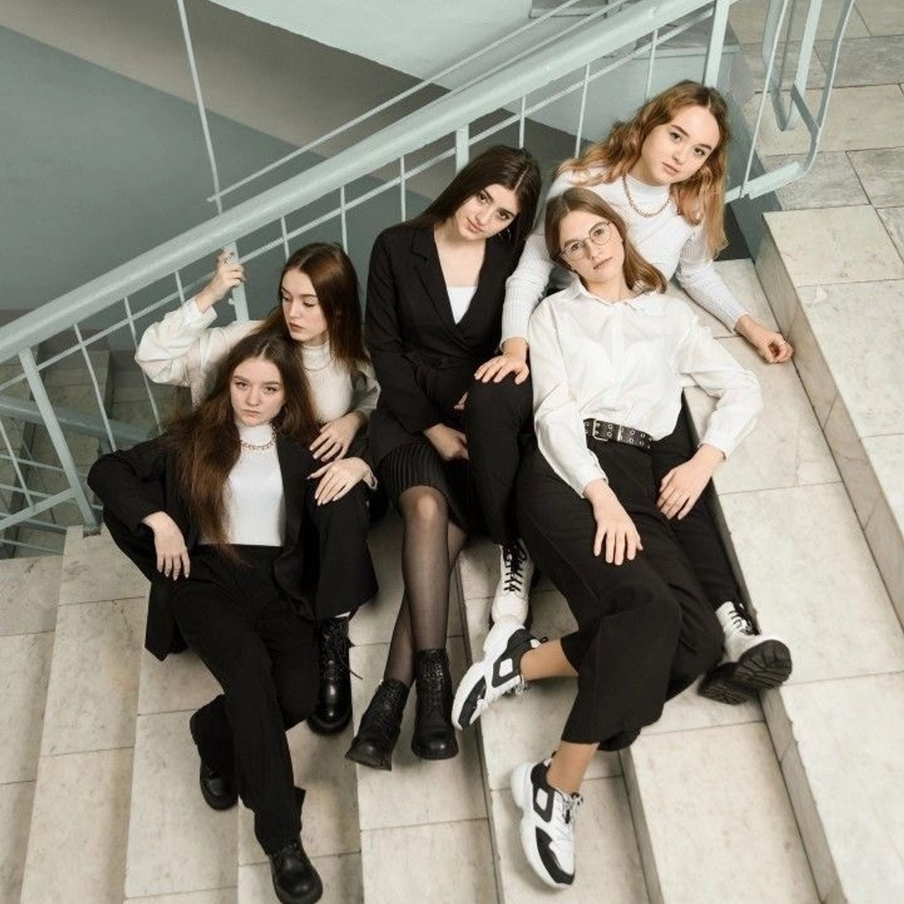 Идеи для групповых фото (с просторов интнрнета). АРТИКУЛ. Выпускные альбомы Нижний Тагил