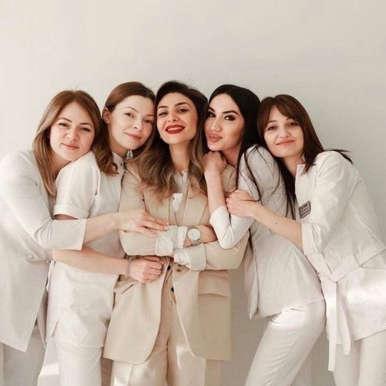 Идеи для групповых фото (с просторов интнрнета). АРТИКУЛ. Выпускные альбомы Нижний Тагил