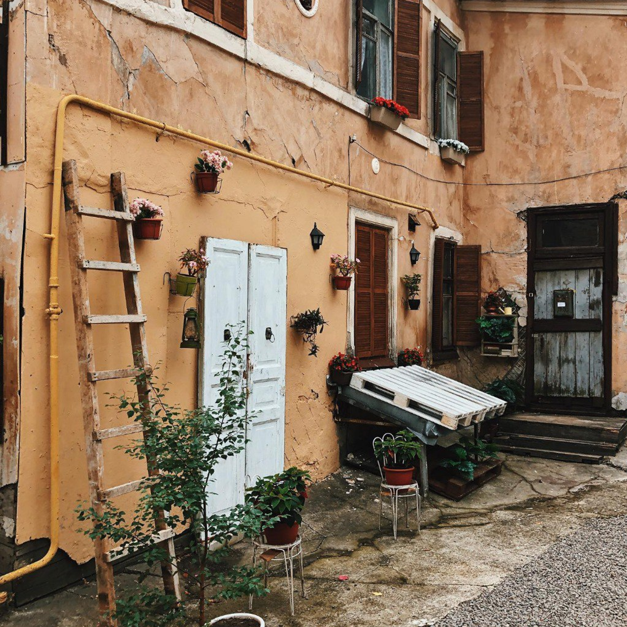 Итальянский дворик в Нижнем Новгороде, улица Звездинка 36, фотограф Ежков Алексей