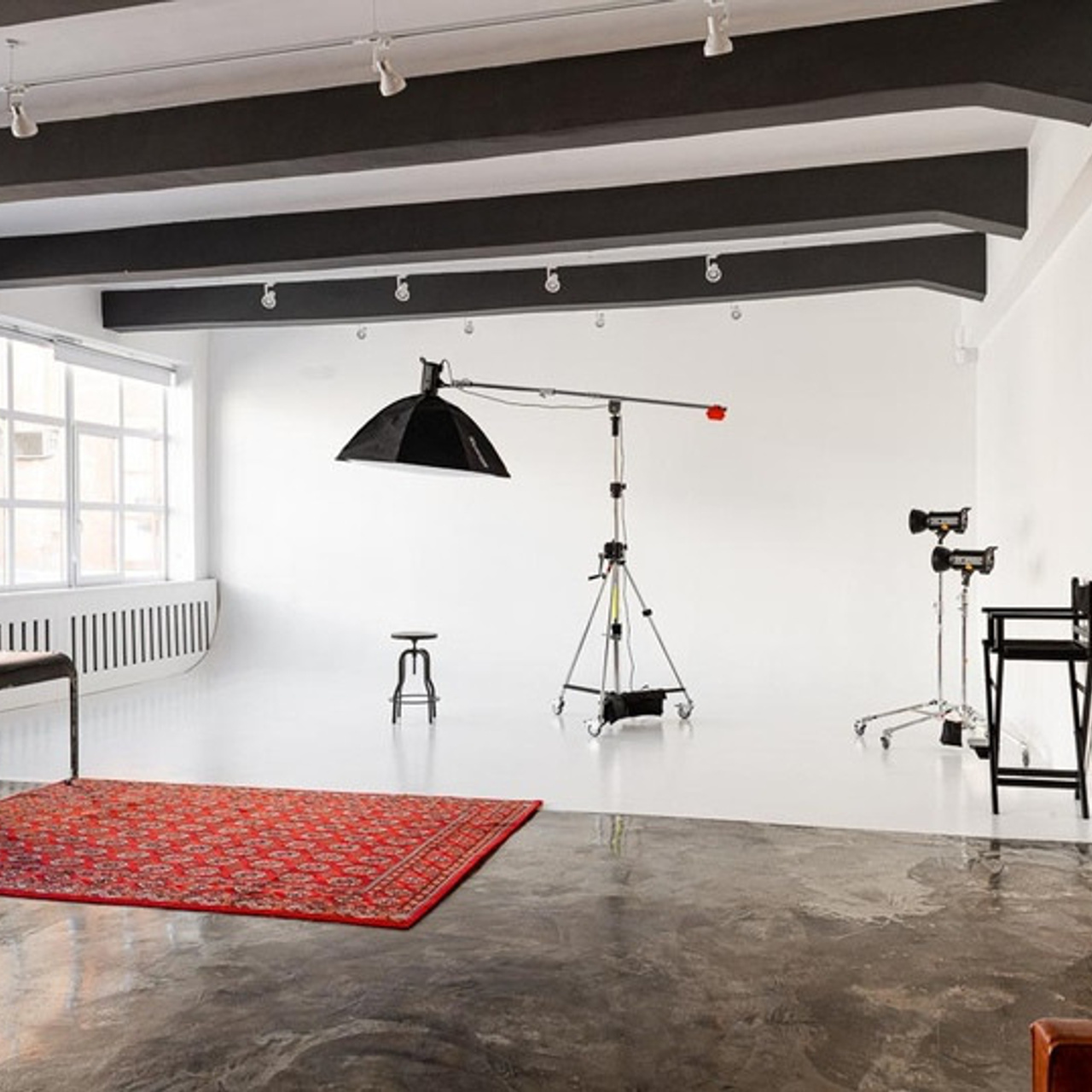 Фотостудии в которых мы работаем фотостудия Laboratory. Выпускные альбомы с оживающими фото Екатеринбург