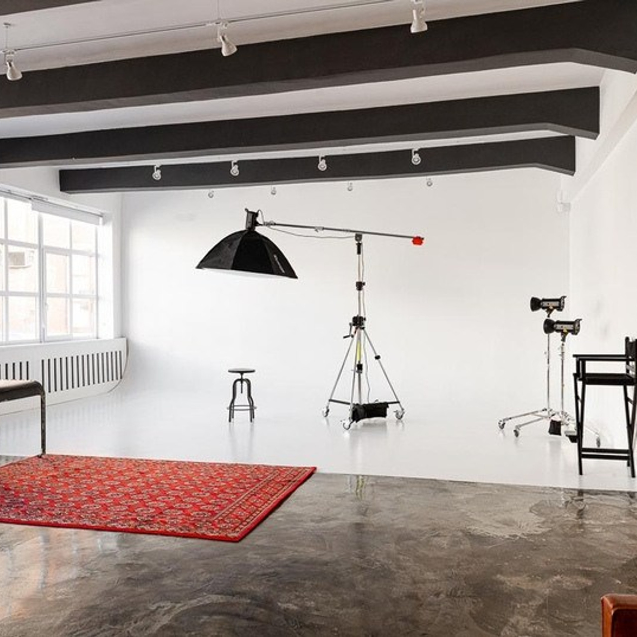 Студия в которой мы снимаем. Выпускные альбомы с оживающими фото Екатеринбург