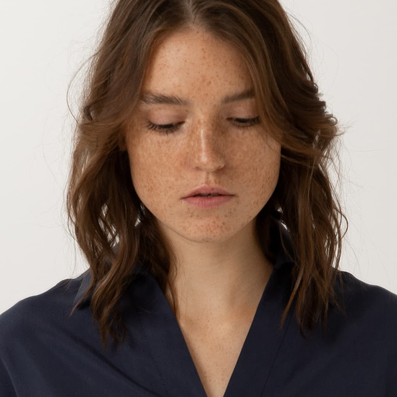 Mude make up natural woman