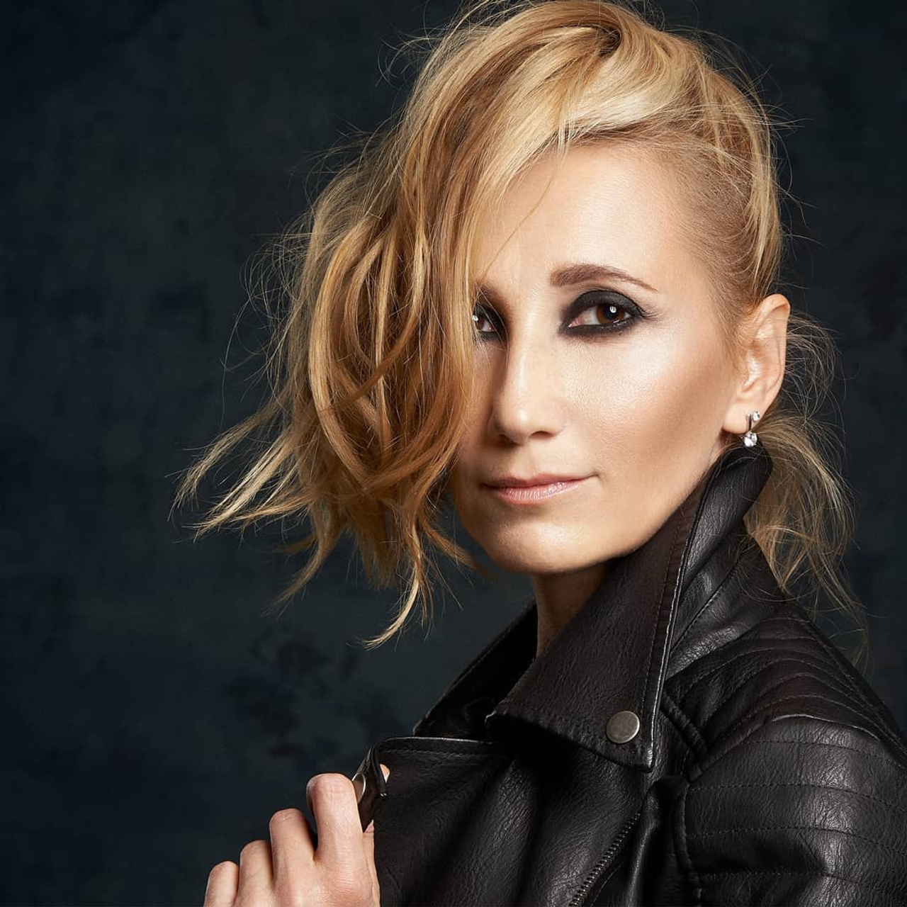  Smoky eyes make up photomodel 