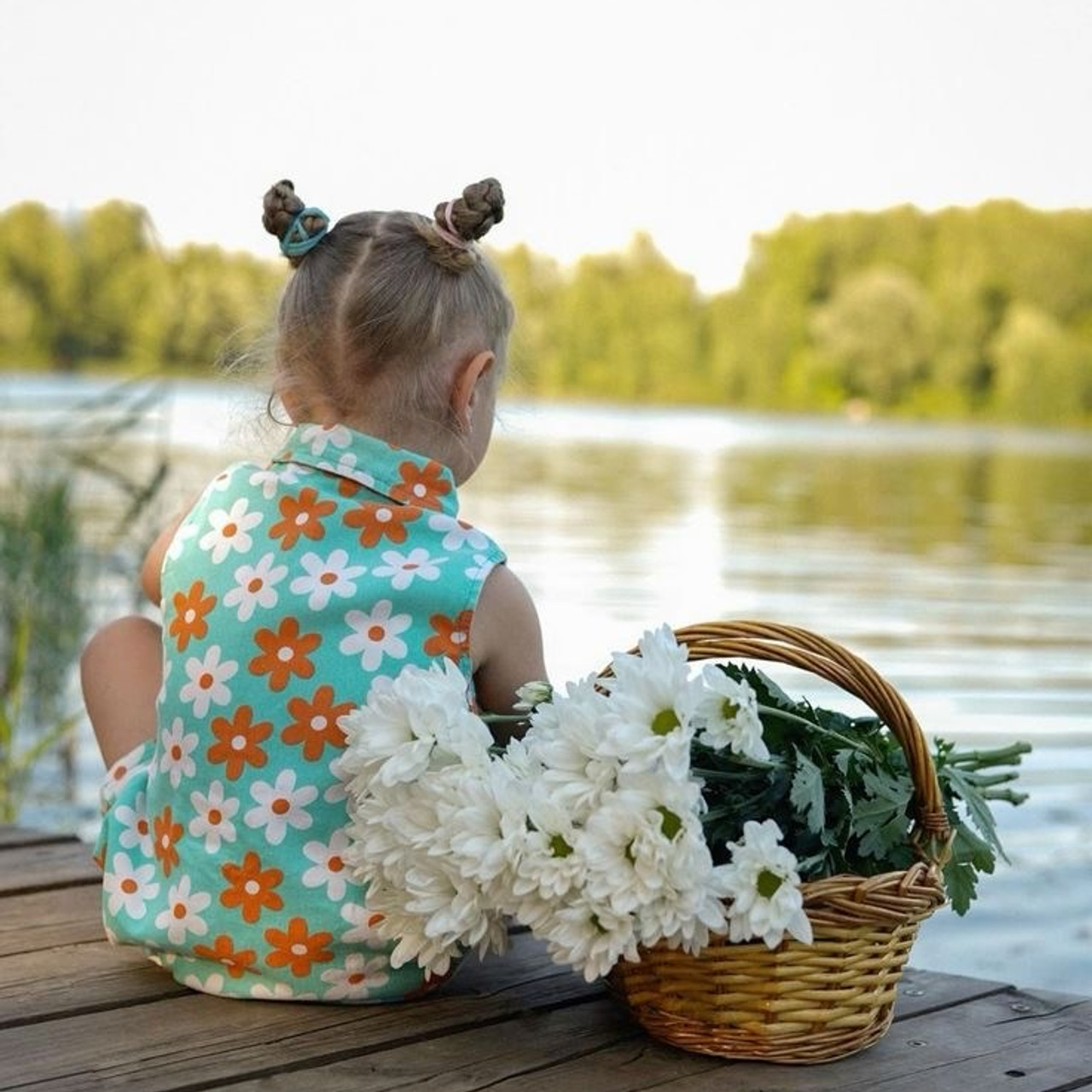 Девочка с цветами