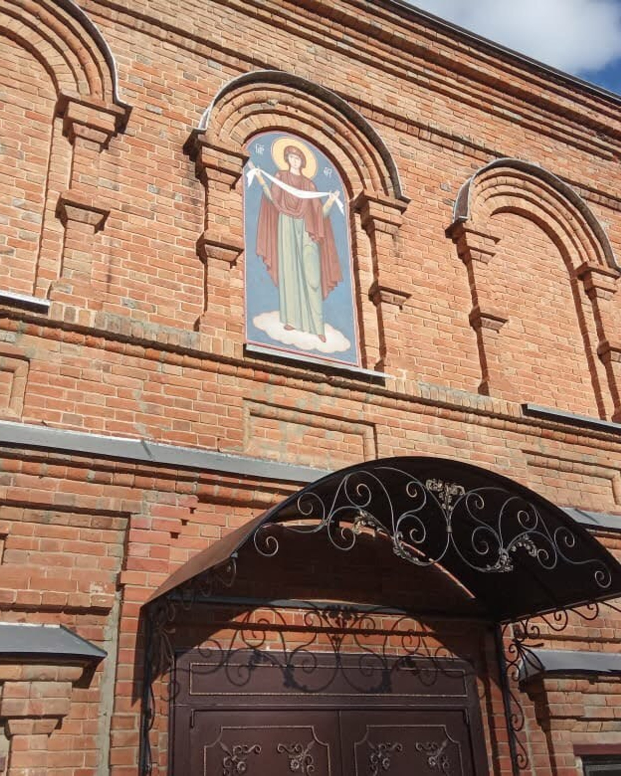 Храм Покров Пресвятой Богородицы. г. Сенгилей, Ульяновской обл. 2021 г. Авт. С. Акотчик