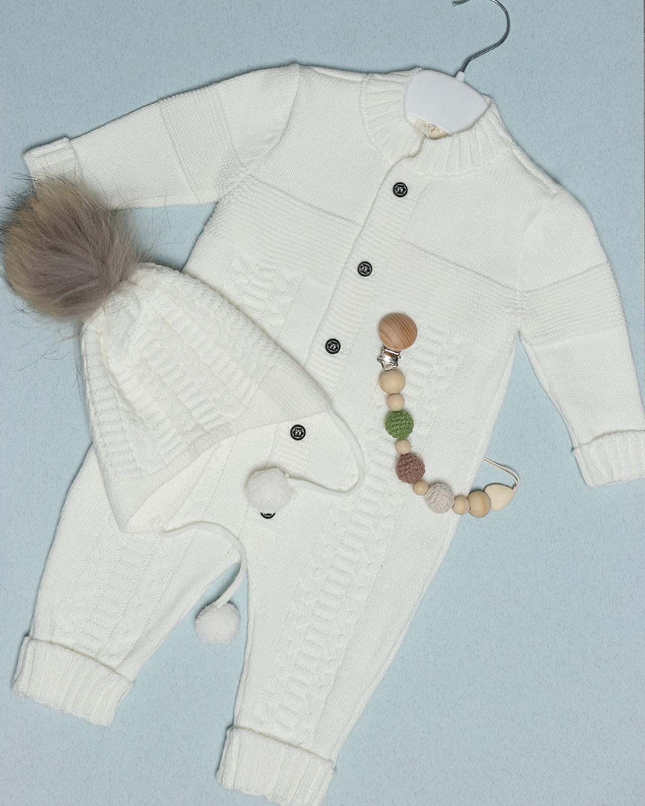 Детская одежда в композиции. Раскладкой flat lay