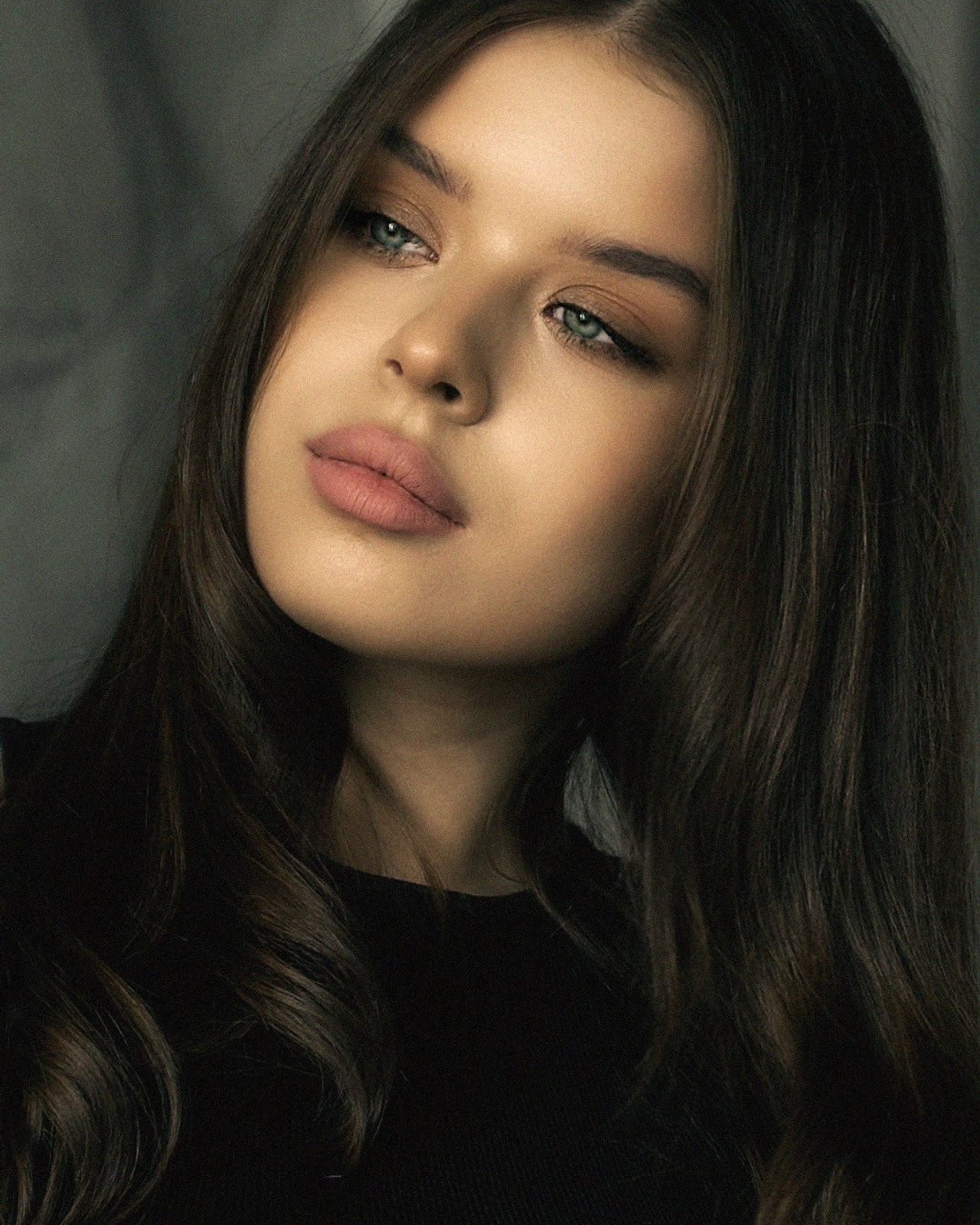 По мотивом И. Н. Крамского «Неизвестная»