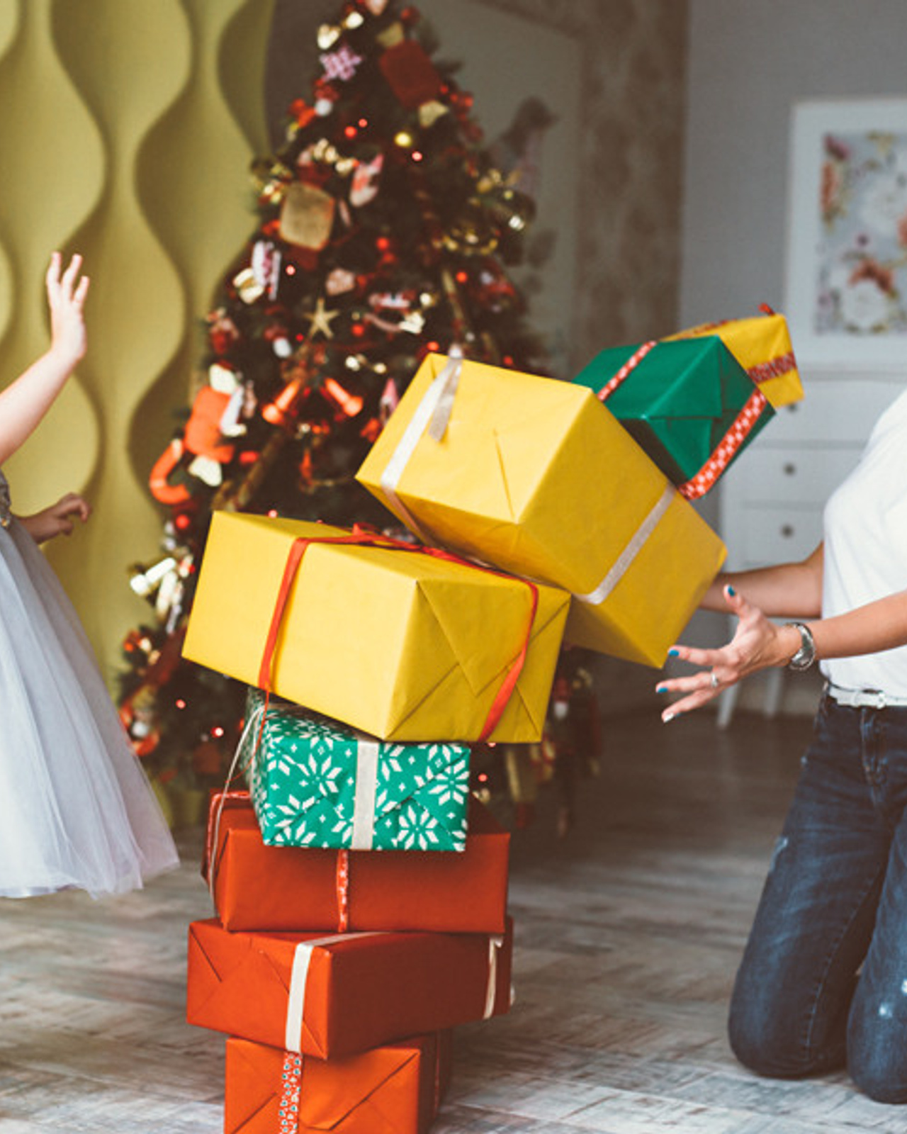 Па-па-па-па-подарочки