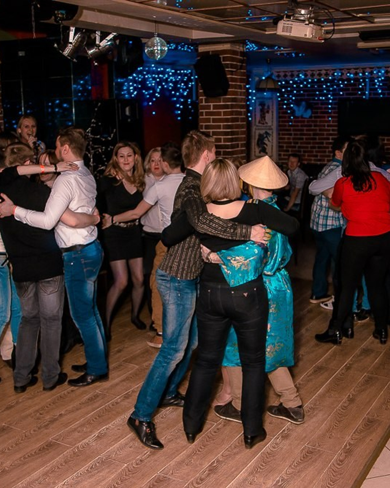 Клубная вечеринка. «Фантимо туристо&nbsp;— облико танцевале» | 27.03.2015