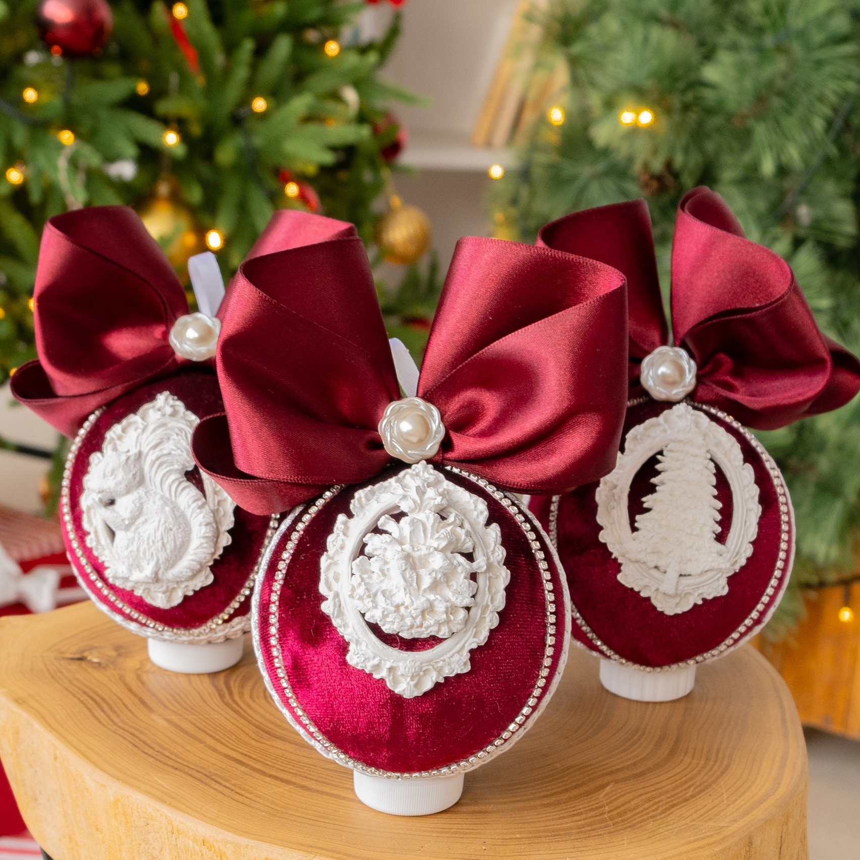 набор новогодних елочных шаров из красного бархата, зшт
