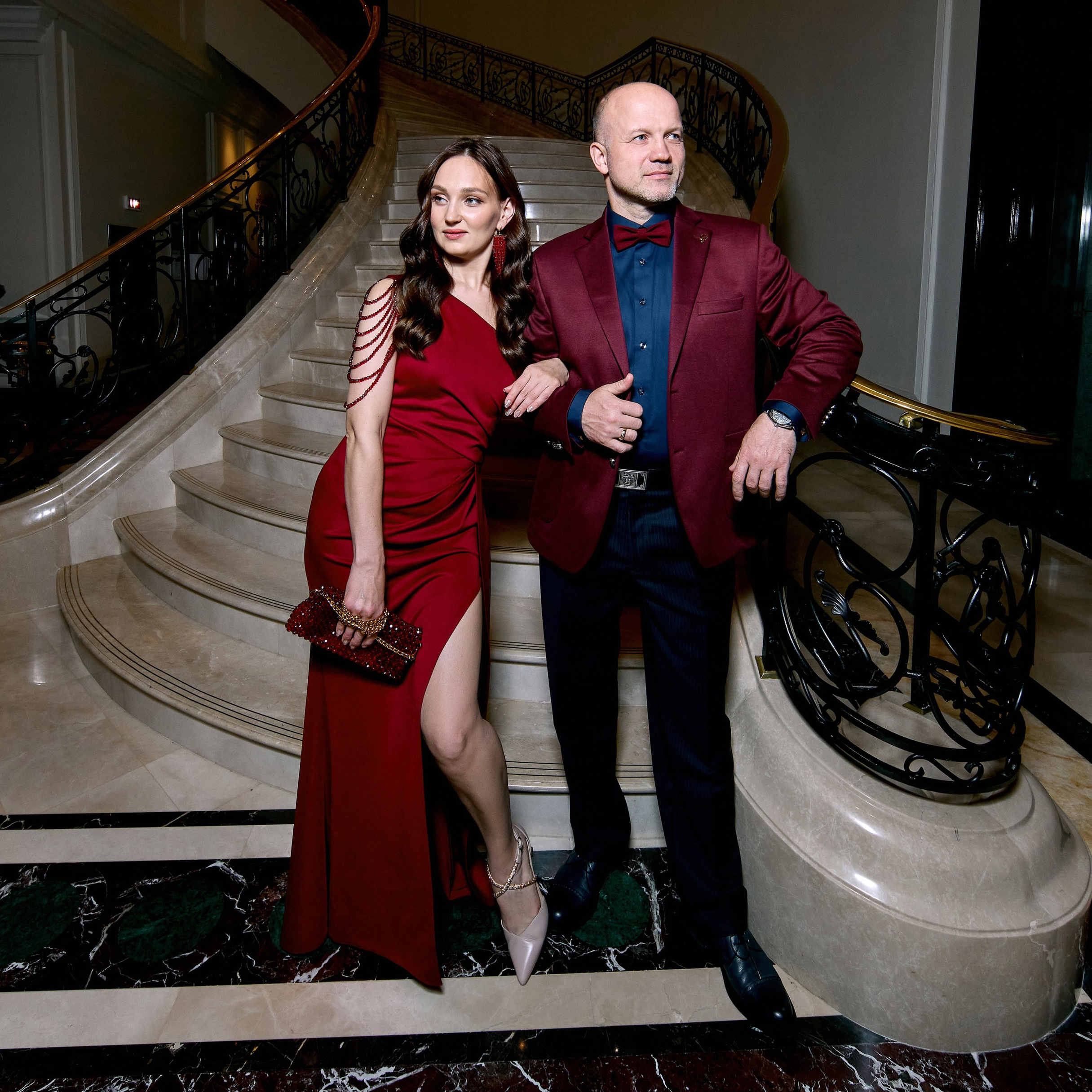 Свадебная фотосессия для пары – на снимке фотосессия в The Carlton Moscow 5*