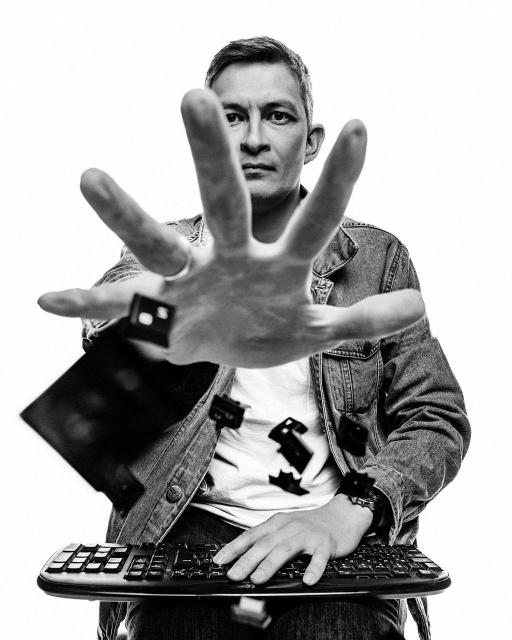 Контакты | Заказать фотосессию в Санкт-Петербурге. Портретный фотограф в Санкт-Петербурге | Пётр Дёмушкин