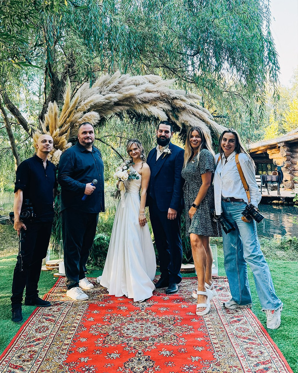 Команда мини-отеля «Таежный». Организация свадеб под ключ в Раменском