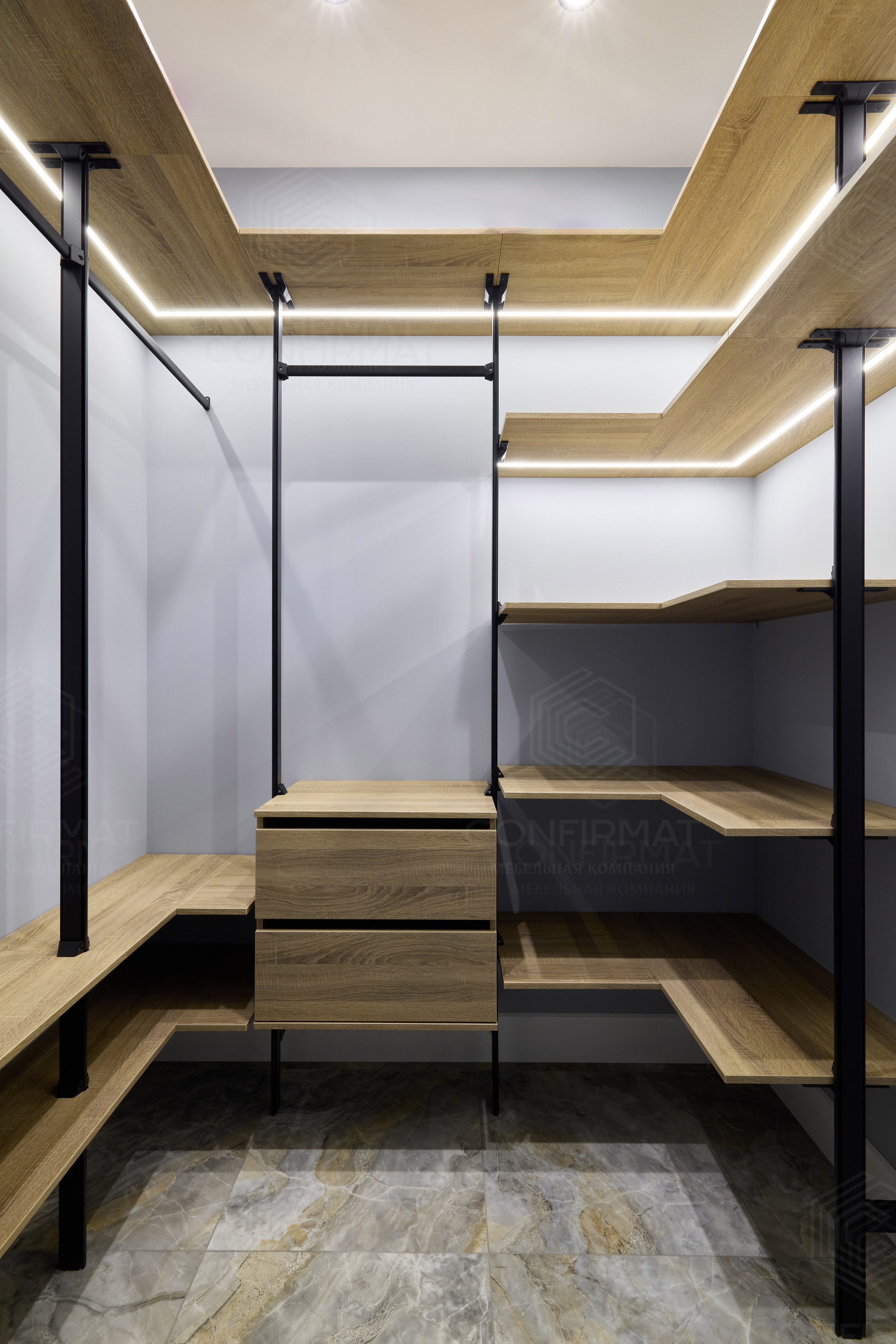 Гардеробная с металлическим каркасом. Мебель на заказ