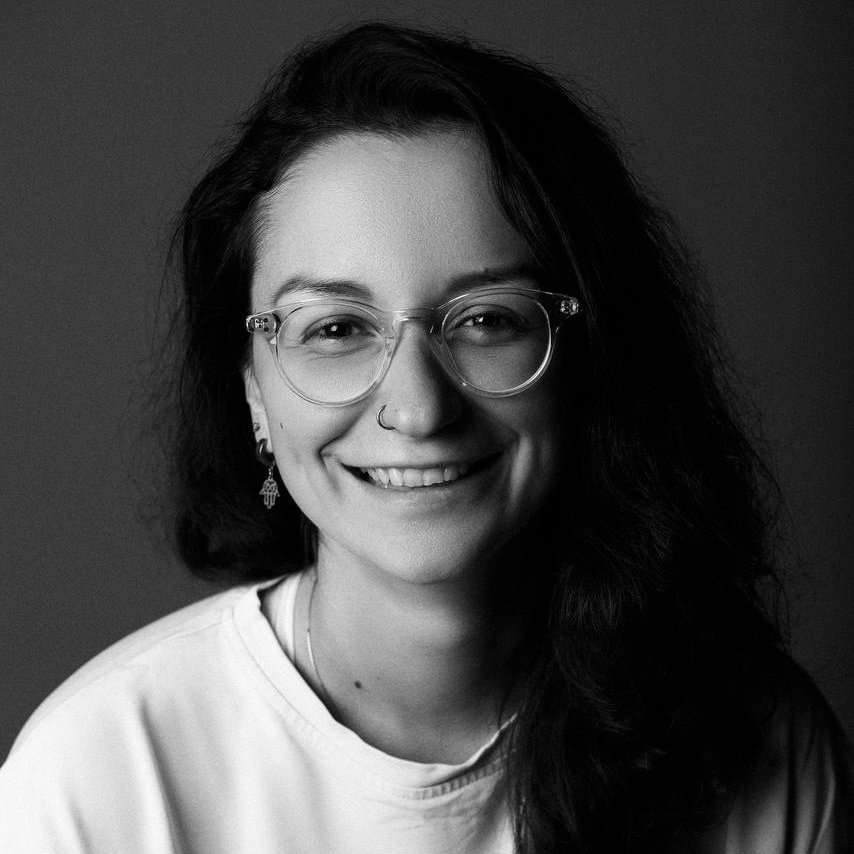 Контакты. Оператор Мария Боровкова