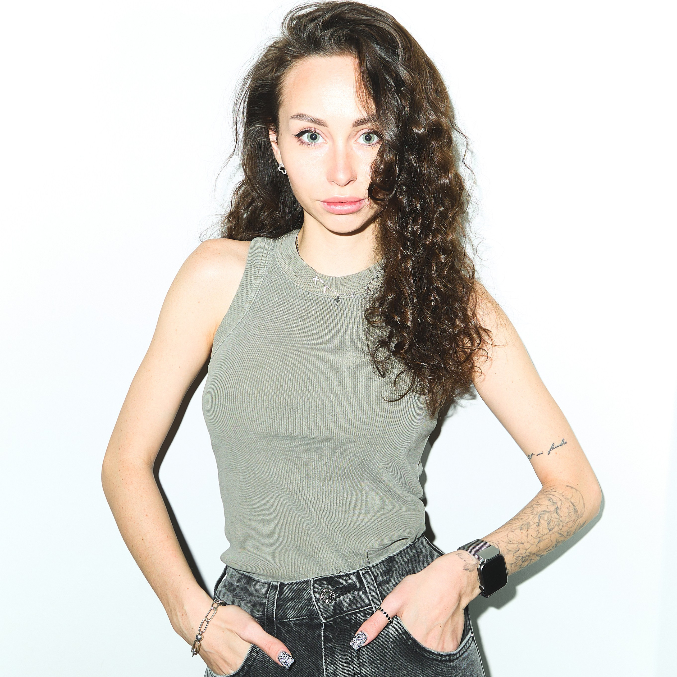 Contacts. LISYEASY | коммерческий фотограф