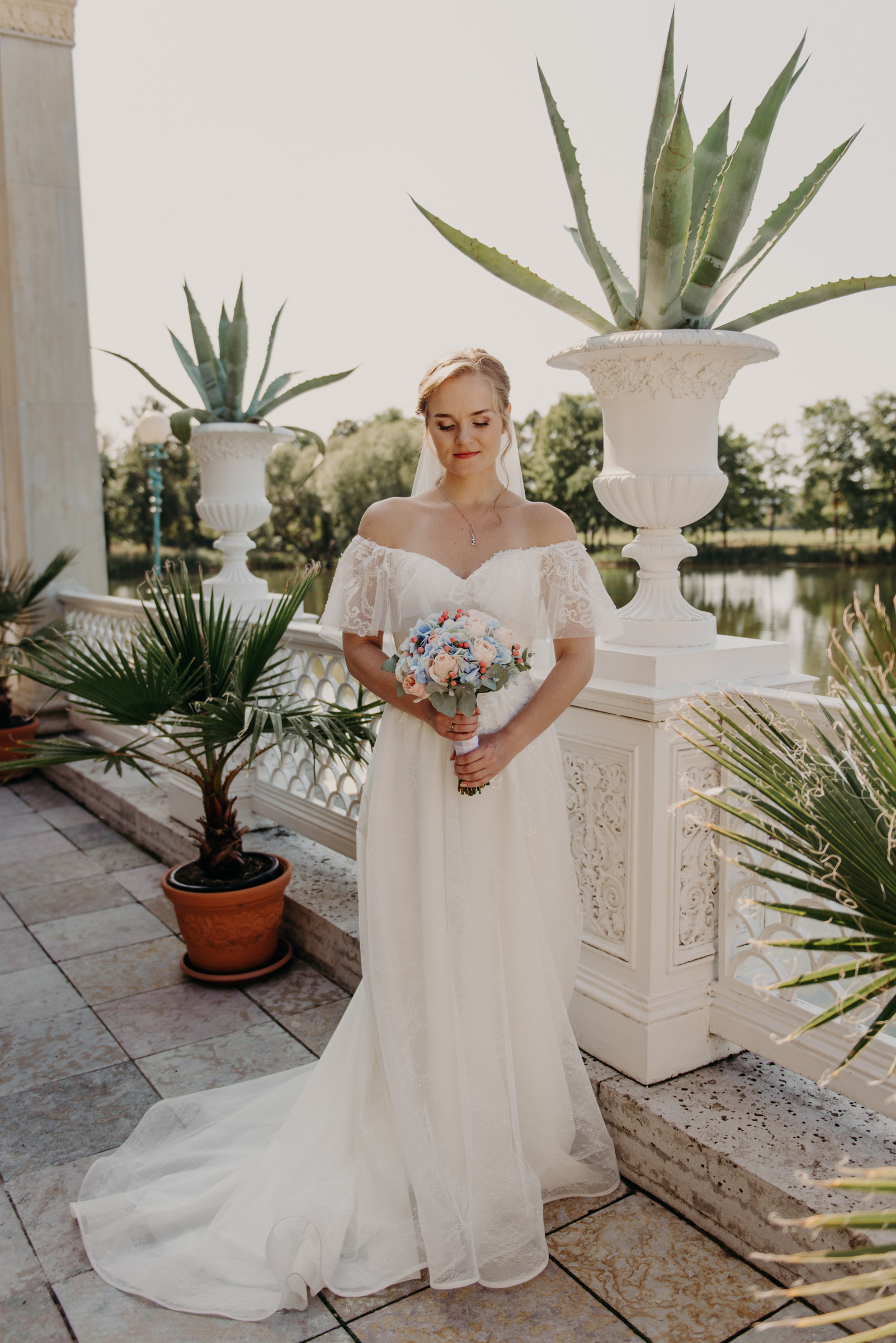 4 закрытых места рядом с Петергофом для свадебной фотосессии в дождь. Свадебный фотограф в Санкт-Петербурге Венера Ахметова